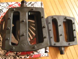 Nostra Plastic Pedal